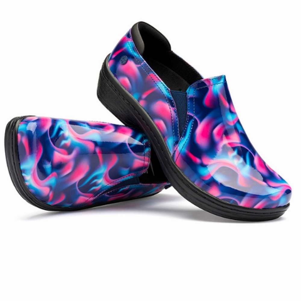 Klogs Moxy Womens Slip-On Non-Slip Nursing Work Shoes Pink Waves Multicolor Sz 8